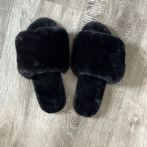 Millffy black slippers